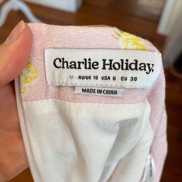 Charlie Holiday Pink Willow Floral Mini Skirt Size 6 - Picture 4 of 8